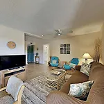 Full Kitchen Outdoor Pool Comfortable Condo