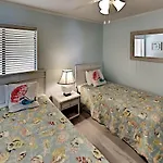 Beachfront Condo With An Outdoor Pool Bbq Area