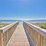 Beautiful Warm Ocean View Beach Condo With Pool