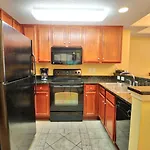 Beautiful Warm Ocean View Beach Condo With Pool