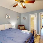 Cozy Beach Retreat