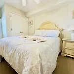 Ashworth 1604 Condo