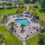 Impeccable Golf View- 4 Bds- Pools - Near Broadway