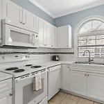 Impeccable Golf View- 4 Bds- Pools - Near Broadway
