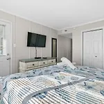 Chateau By The Sea Oceanfront Unit H2