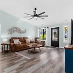 Dog Friendly Home- Large Pool Grill Golf Cart