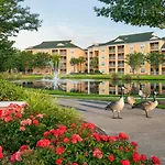 Resort Living In This 2Bd Condo With Pools, Waterslides, And Lazy River