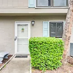 North Myrtle Beach Townhome With Pool Access
