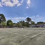 North Myrtle Beach Townhome With Pool Access