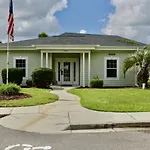 Home Away From Home In Azalea Lakes