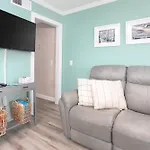 One More Sandy Day - 2Br 2Ba Beach Condo, Sleeps 6