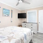One More Sandy Day - 2Br 2Ba Beach Condo, Sleeps 6