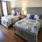 Stylish Oceanview 2 Bedroom Unit - 1603 Royale Palms - Kingston Plantation Condo