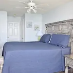 Ashworth 1305 Condo