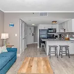 Angled Ocean View Studio W Incredible Views! Palace Resort 1005 - Sleeps 4 Guests