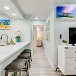 Cozy Myrtle Beach Getaway 1 Block To Ocean!