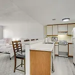 Myrtle Beach Resort Condo - Walk To Beach!