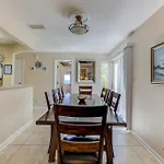 Oceanfront Home Pool Hot Tub Kitchen Washer Dryer Downtown