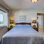 Oceanfront Home Pool Hot Tub Kitchen Washer Dryer Downtown
