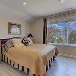 Oceanfront Home Pool Hot Tub Kitchen Washer Dryer Downtown