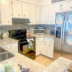 Spacious Condo On Shore Drive