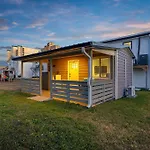 Elvi\'S Beach Bungalow