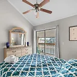 203D Gbr Beautifully Remodeled 4 Bed 3 Bath In Surfside