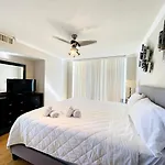 Luxury Large Ocean Front Condo With Pool North Mb