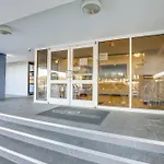 Oceanfront Condo With Huge Balcony Walk To Skywheel