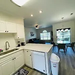 Stylish Newly Renovated Condo On The Golf Course