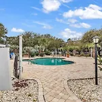 Adorable 1Br Condo With Pool View At Magnolia