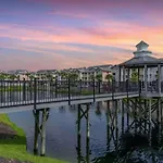 Gorgeous 2 Bedroom Condo Along The Intracoastal Waterway
