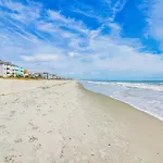 On-The-Beach Escape Oceanfront In Surfside!
