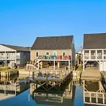 6 Bedroom Beach House - Marsh Views Anchors Away