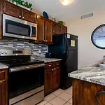 Beautiful 2 Bedroom Condo Featuring A Cali King Bed!