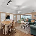 Guest Cottage 59G