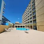 Beautiful Ocean Front Double Queen Suite - Sea Mist Resort 20905 - Perfect For 2-4 Guests!