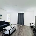 Close To The Beach #3 Cozy 2 Bedrooms Condo