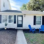 Close To The Beach #1 Lovely 2 Bedrooms Condo