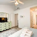 Sunny Surfside Beach Home Walk To Beaches!