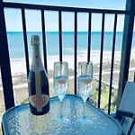 Stunning Oceanfront Suite W Jetted Tub! B 733