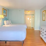 Gorgeous Ocean Views! Double Queen Sea Mist Suite! Sleeps 4! 50802