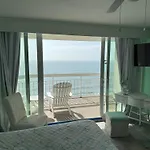 1001 Waters Edge Resort Condo