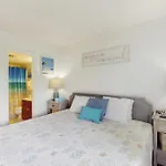 Sunny Coastal Cottage