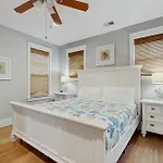 Cinzia Lane Bungalow