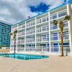 Beachcomber Inn & Suites
