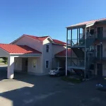 Road Side Inn