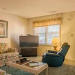 Family Friendly, 1 Block To Beach!