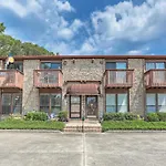 North Myrtle Beach Townhome, 1 Block To Ocean!