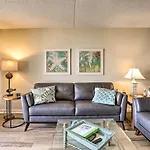 Chic Myrtle Beach Seaside Escape With Pool Access!